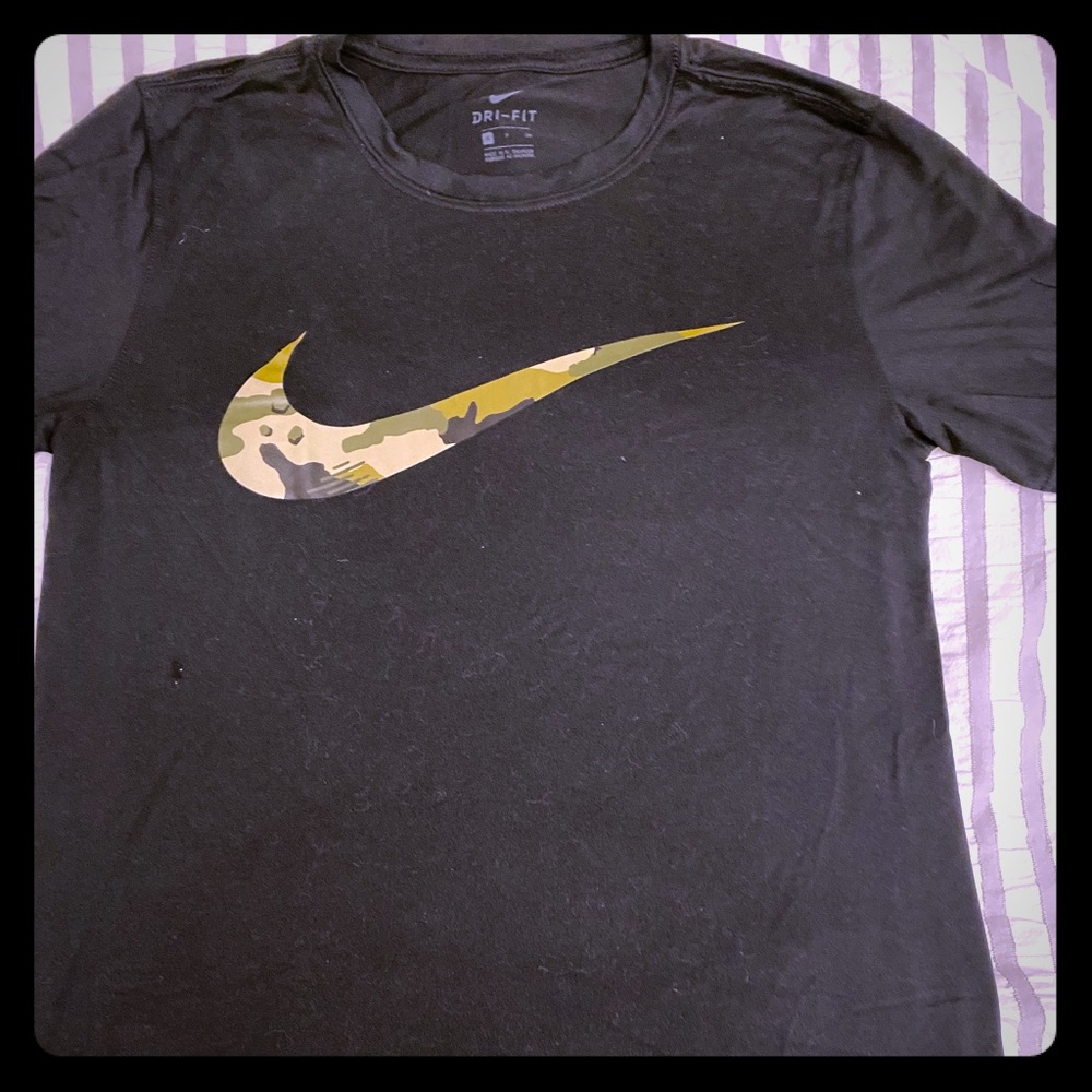 Nike camouflage logo t-shirt